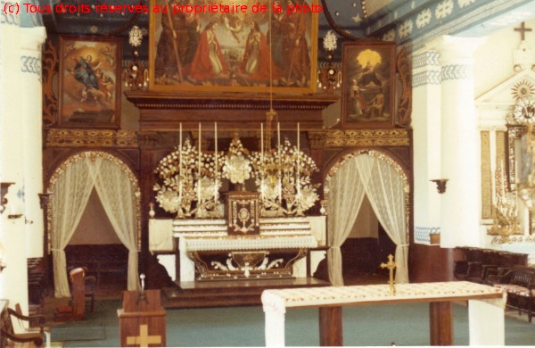 038 Rikitéa en 1986, le coeur de l'église