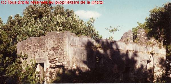 041 Rikitéa, ruines maison datant du Père Laval ( 1850 )