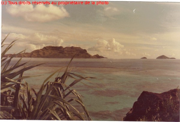 065 Gambier 1967, Ile Hakamarou vue d'Aukéna